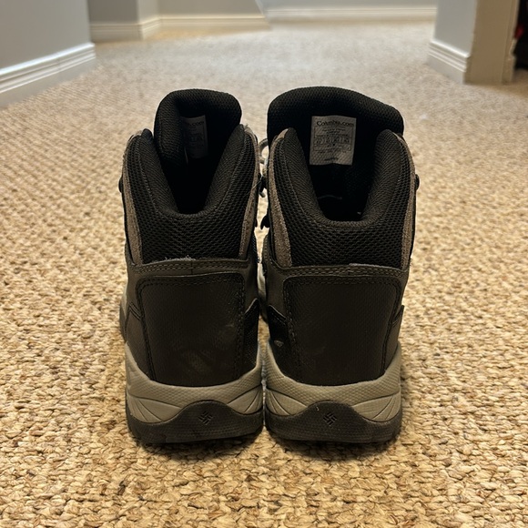 Colombia Ladies Hiking Boots - Picture 3 of 4